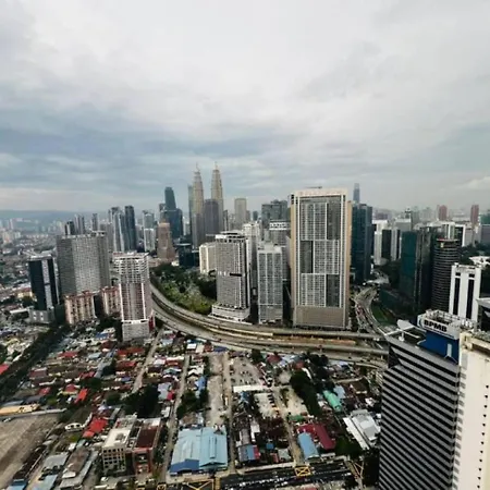 The Luxe Colony Klcc By Sky Pool Apartment Kuala Lumpur Luaran gambar