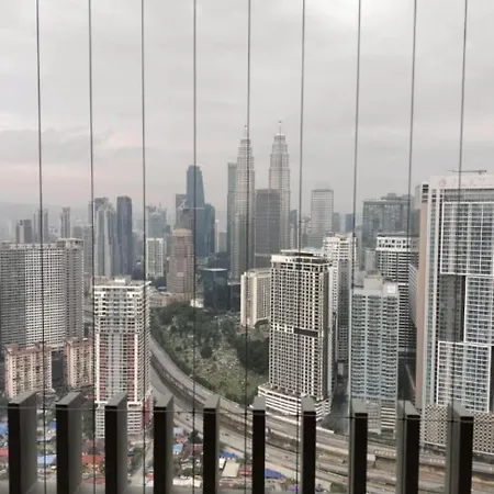 The Luxe Colony Klcc By Sky Pool Apartment Kuala Lumpur Luaran gambar