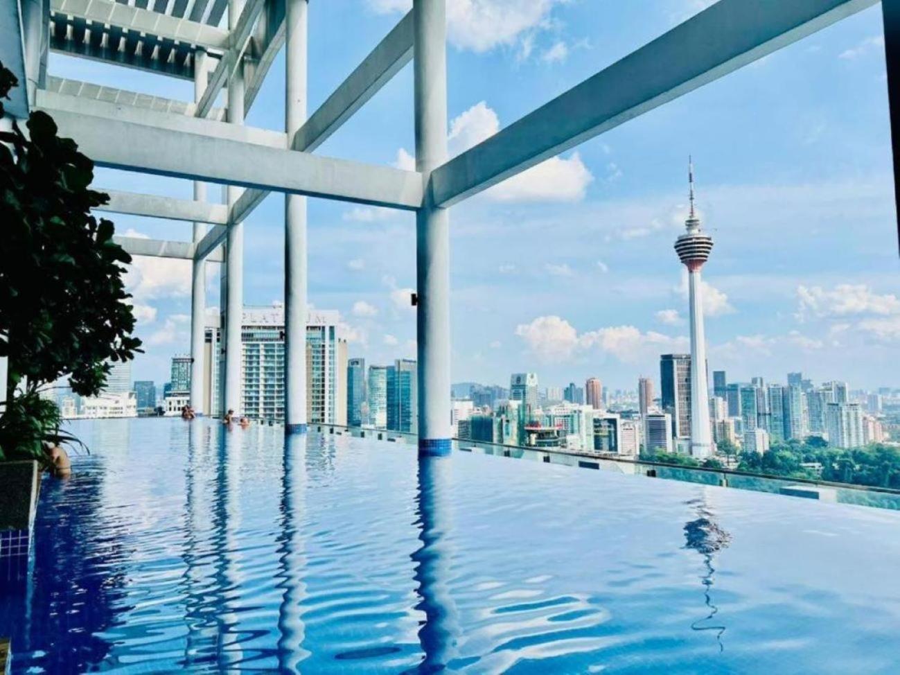 Pangsapuri The Luxe Colony Klcc By Sky Pool Kuala Lumpur