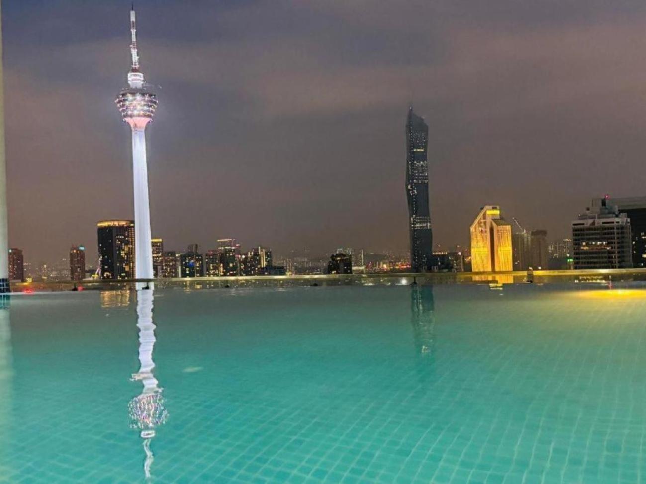 The Luxe Colony Klcc By Sky Pool Pangsapuri Kuala Lumpur