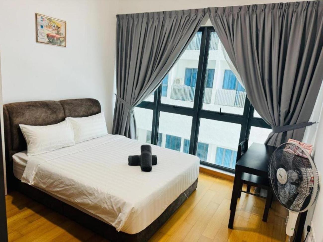 The Luxe Colony Klcc By Sky Pool Kuala Lumpur
